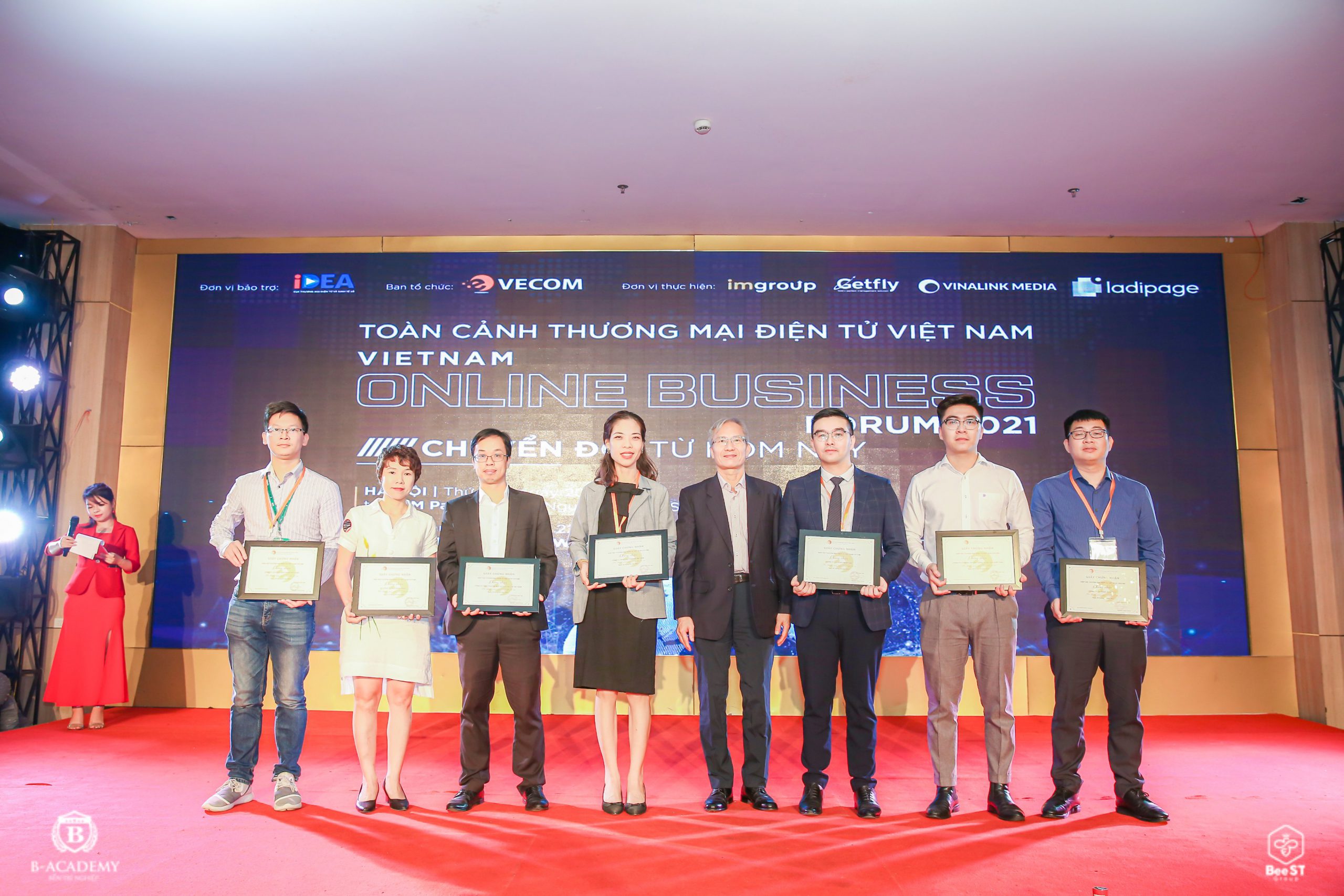 MP Telecom becomes a member of Vietnam E-commerce Association
